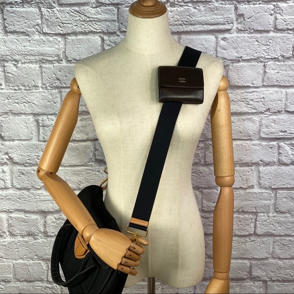 Authentic Chanel Passthrough Wallet - Picture 2 of 16